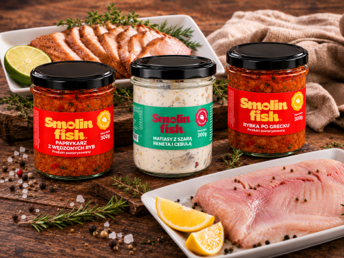 Rustykalna ekspozycja słoików Smolin Fish.png